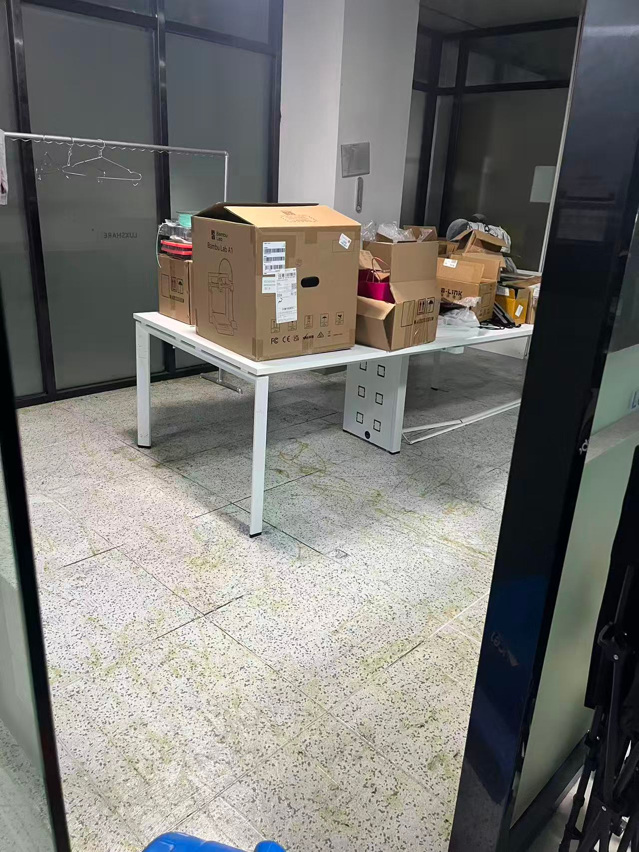 Hoàn thiện thi công thảm văn phòng tại Liding Electronic Technology