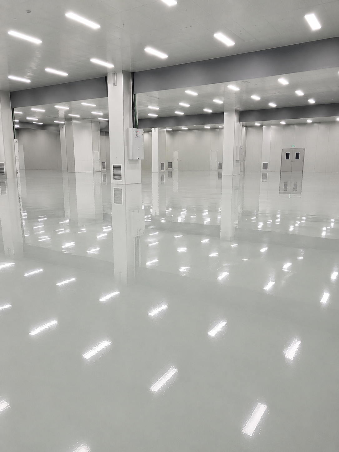 Hoàn thiện sàn Epoxy tự san phẳng tại Suzhou Lizhi Auto Parts