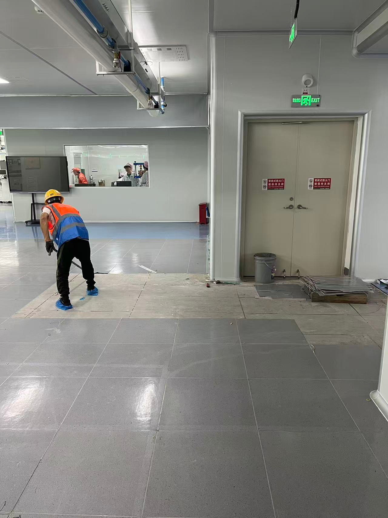 讯源建设投资防静电PVC地板项目案例